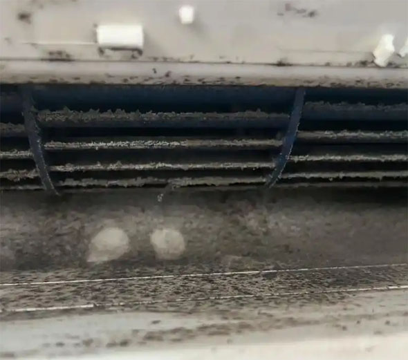 齐齐哈尔市空调吹的风有股烧焦味是怎么回事